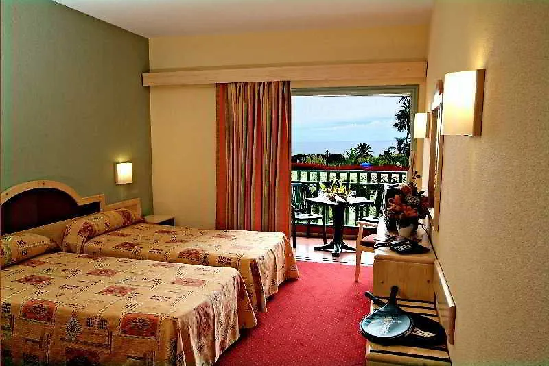 O7 Tenerife Puerto de la Cruz  Spain